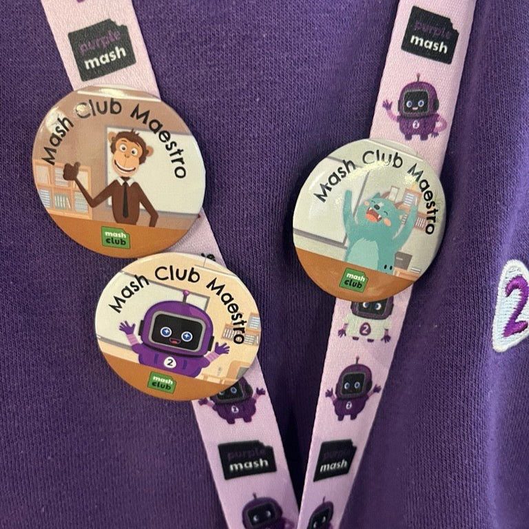 Pack of 30 Mash Club Badges